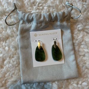 NWT Kendra Scott Marty earrings